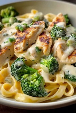 Creamy Chicken & Broccoli Fettuccine Alfredo