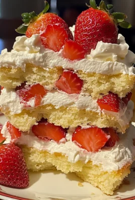 Irresistible Strawberry Shortcake Cake Recipe